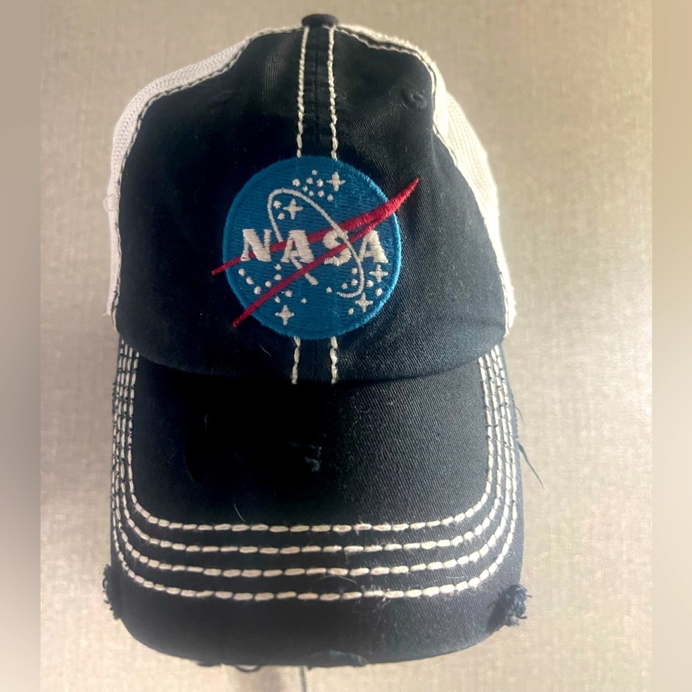 NWT Men’s NASA Distressed Dad Hat